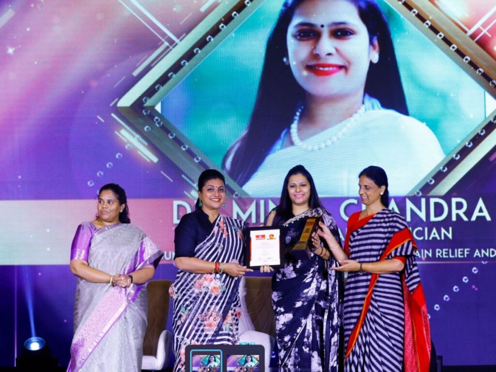 Dr. Minal Chandra Cofounder of Epione Pain Relief Centre Receives Prestigious hmtv Naari Puraskar 2023