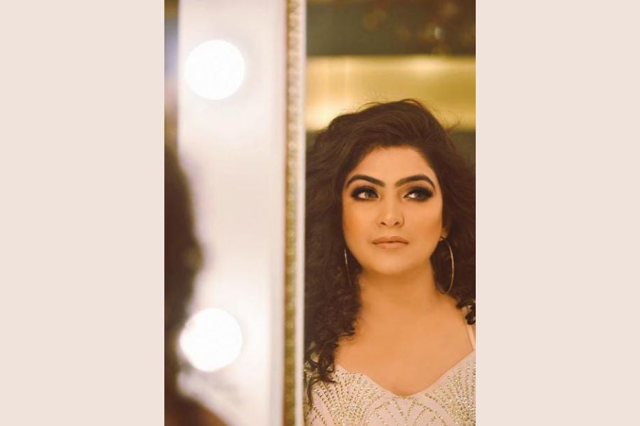 From Celebrities to Brides: Kriti Duggal’s aka Kriti Dhir’s Makeup Artistry Shines in the Spotlight
