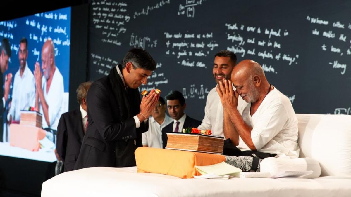 British PM Rishi Sunak Visits Morari Bapu’s Ram Katha At Cambridge University