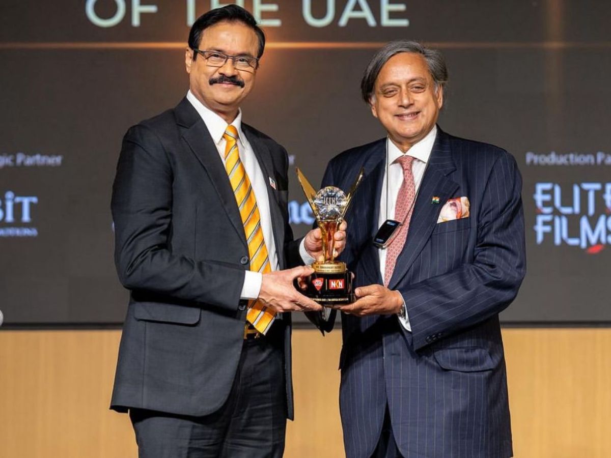 Masala King Dr. Dhananjay Datar Honored with Icon of Dubai Award