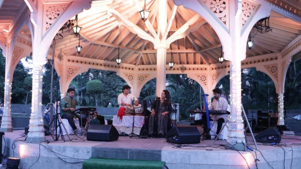 Singer Yogita Borate Lights Up Mumbai’s Kala Ghoda Arts Festival Stage With Her Mesmerising Ghazal & Sufi Performance